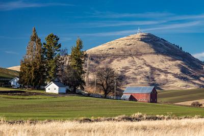 Palouse photography locations - Cronk Road Barn and Steptoe View