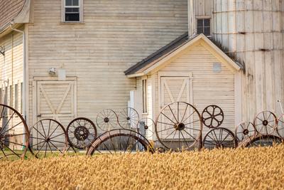 photos of Palouse - Dahmen Barn and Wagon Wheel Fence