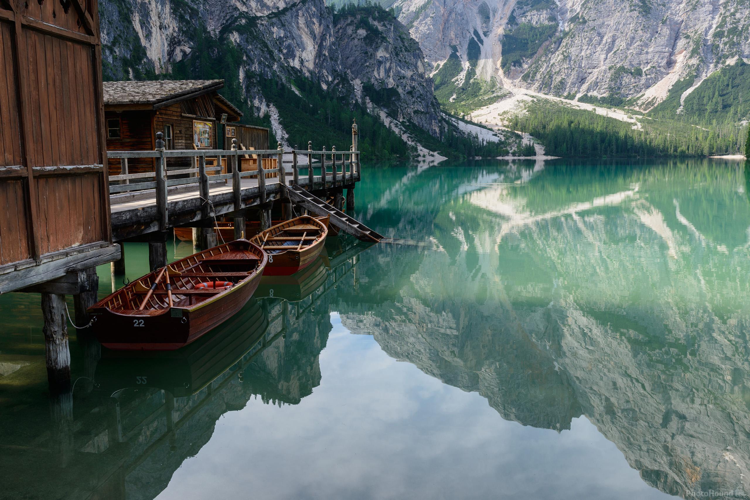 Image of Lago di Braies (Pragser Wildsee) - Classic View by Luka Esenko