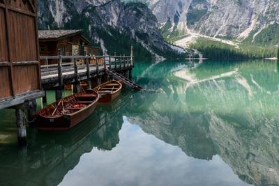 images of The Dolomites - Lago di Braies (Pragser Wildsee) - Classic View