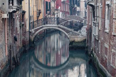 images of Venice - Floating House
