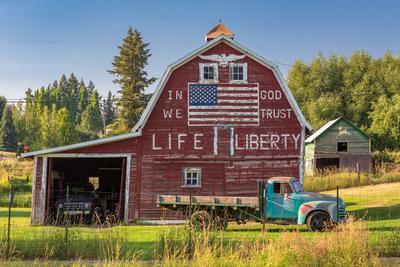 photography spots in Spokane County - In God We Trust Barn