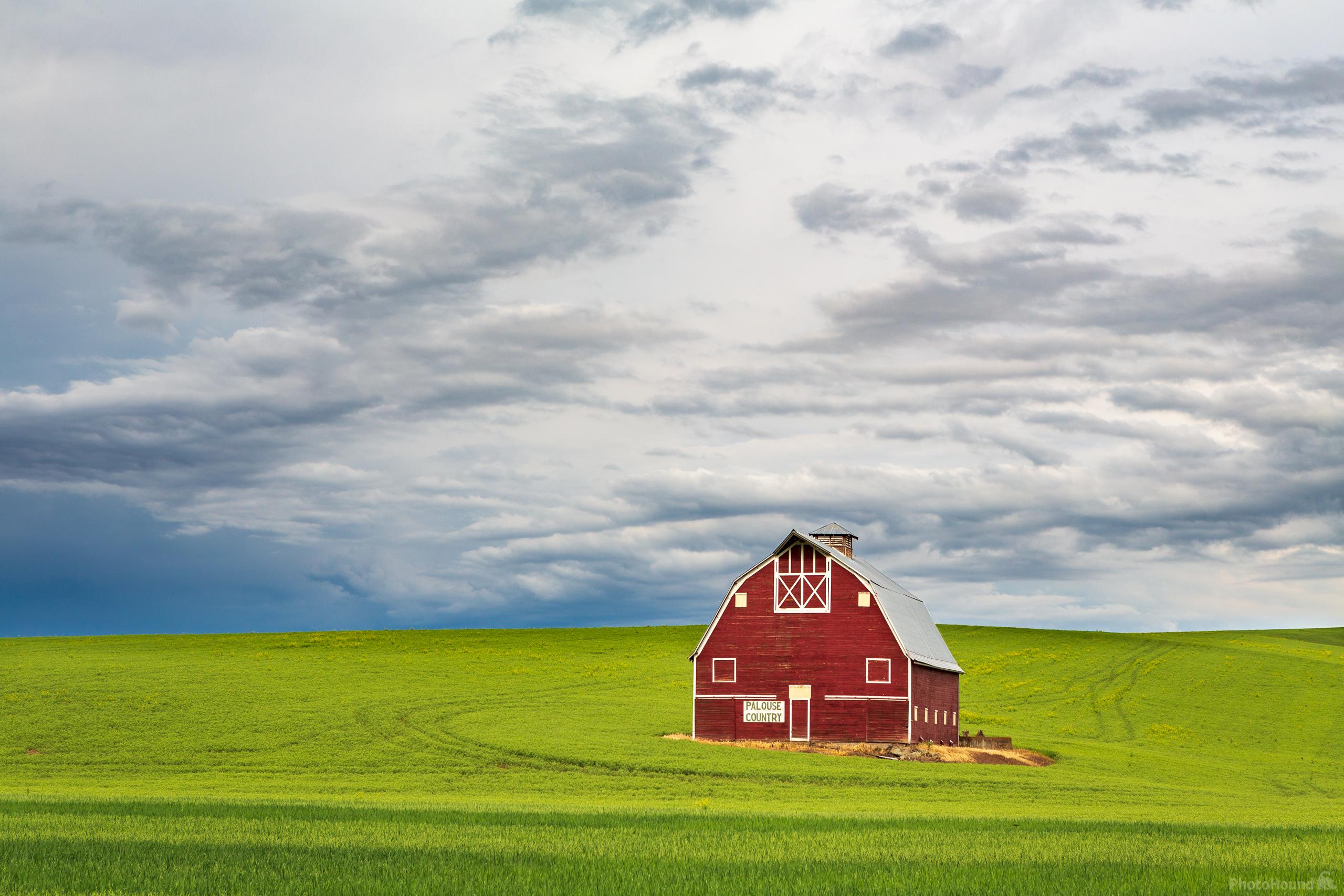 Image of Palouse Country Barn by Joe Becker