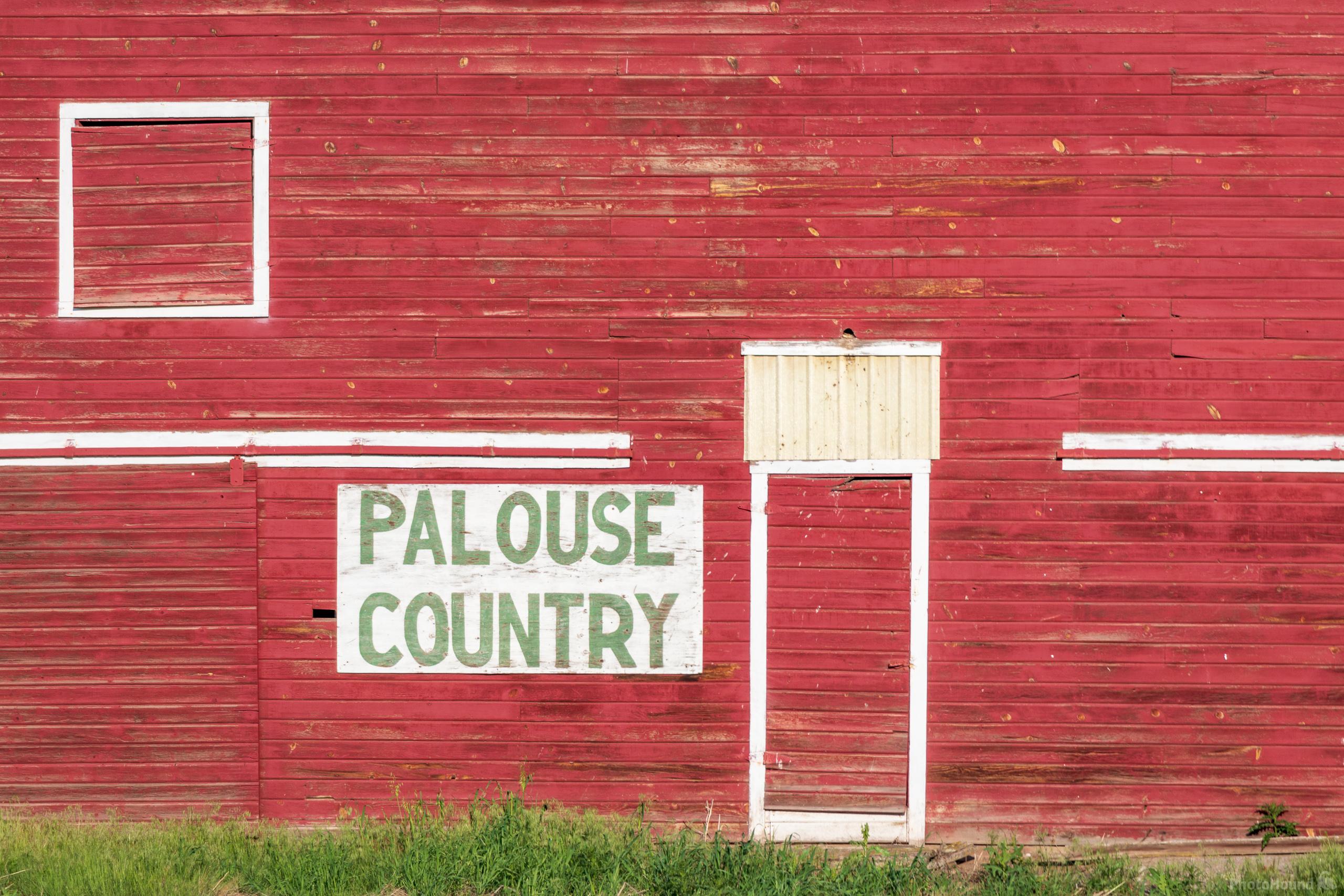 Image of Palouse Country Barn by Joe Becker