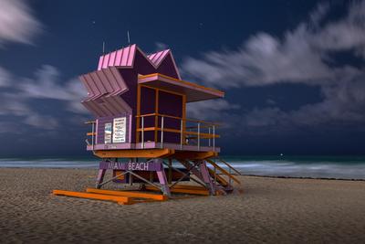 photo locations in Florida - South Pointe Lifeguard Tower