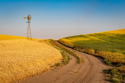 photography spots in Whitman County - Tibbett Road Windmill