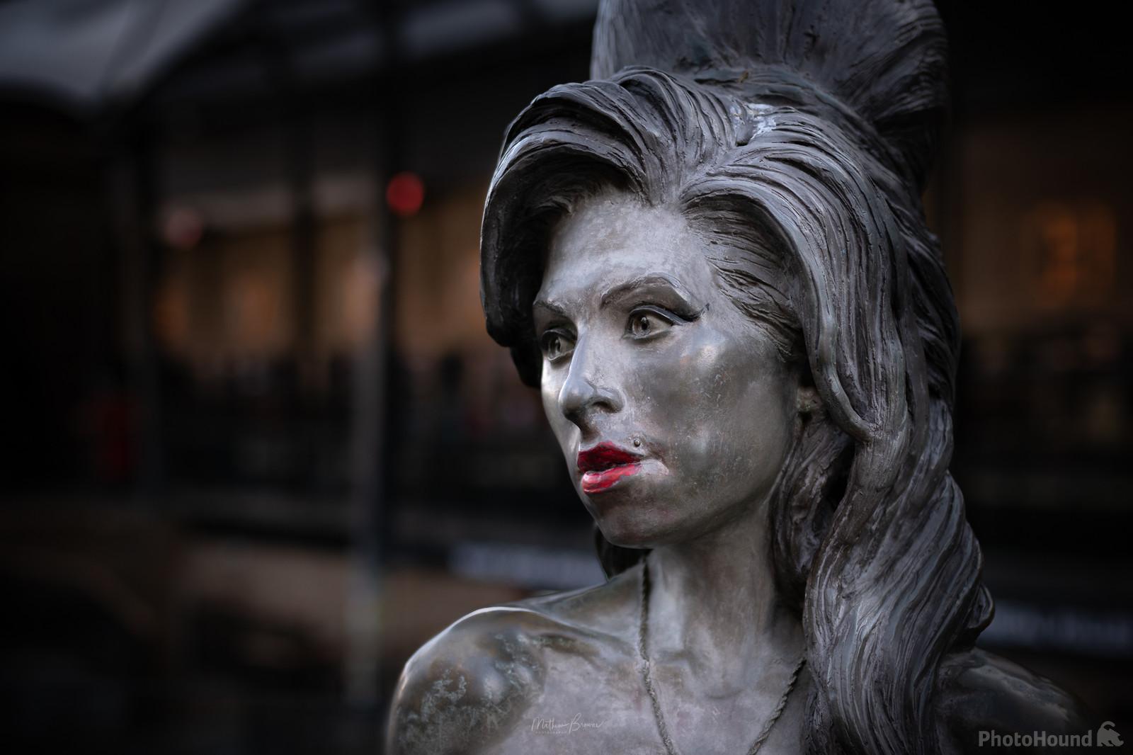 Image of Amy Winehouse statue by Mathew Browne