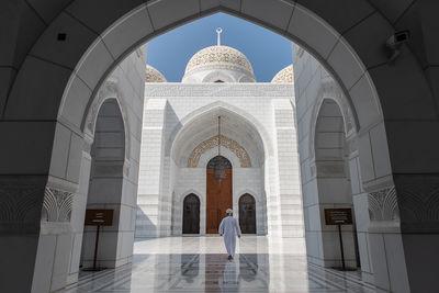 Mohammed Al Ameen mosque, 3 domes from the central courtyard 