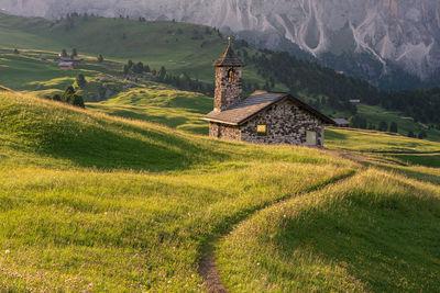 photography spots in The Dolomites - Fermeda Kapelle (Fermeda Chapel) 