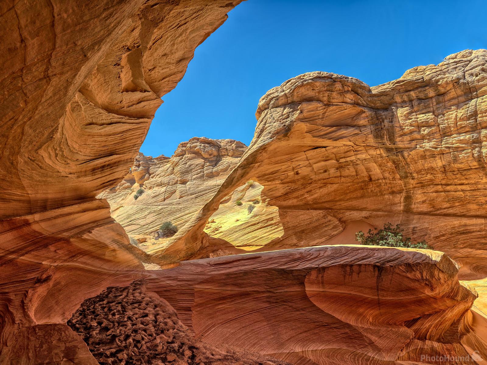 Image of Coyote Buttes North - Melody Arch by Laurent Martres