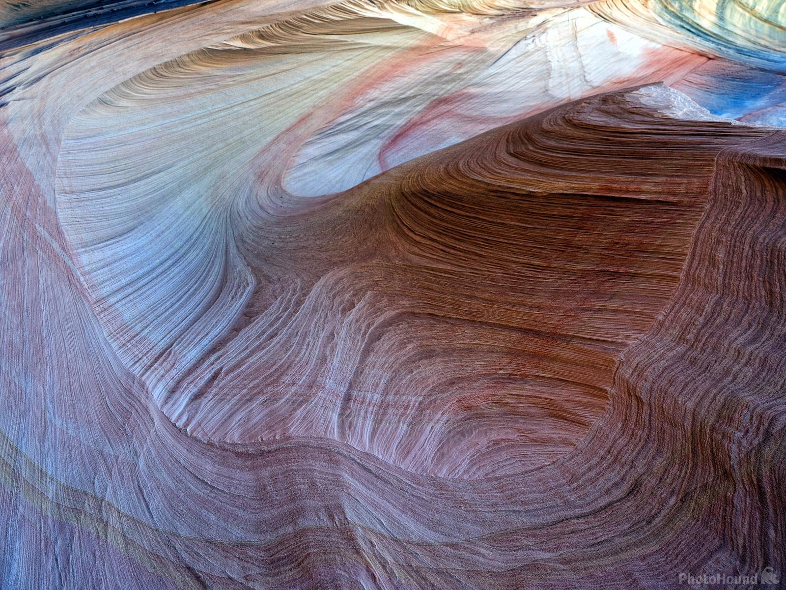 Image of Coyote Buttes North - The Alcove by Laurent Martres
