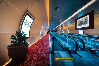 photography spots in Singapore - Fullerton Travelator