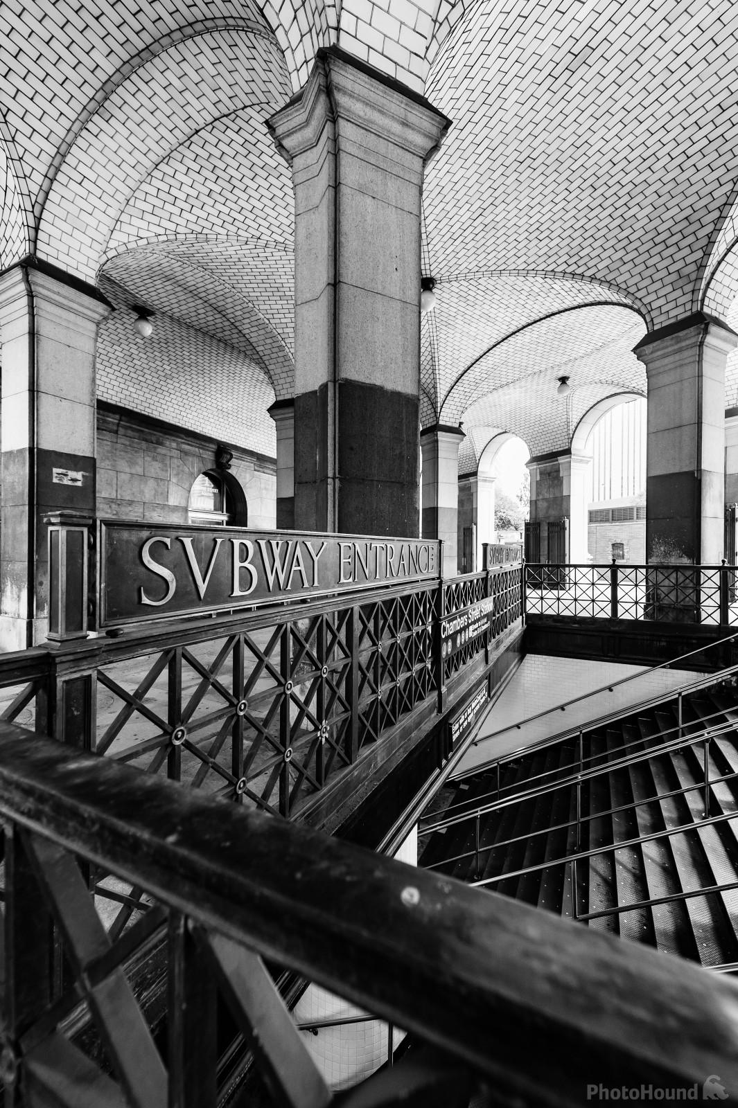 Image of Brooklyn Bridge City Hall Station - street entrance by VOJTa Herout