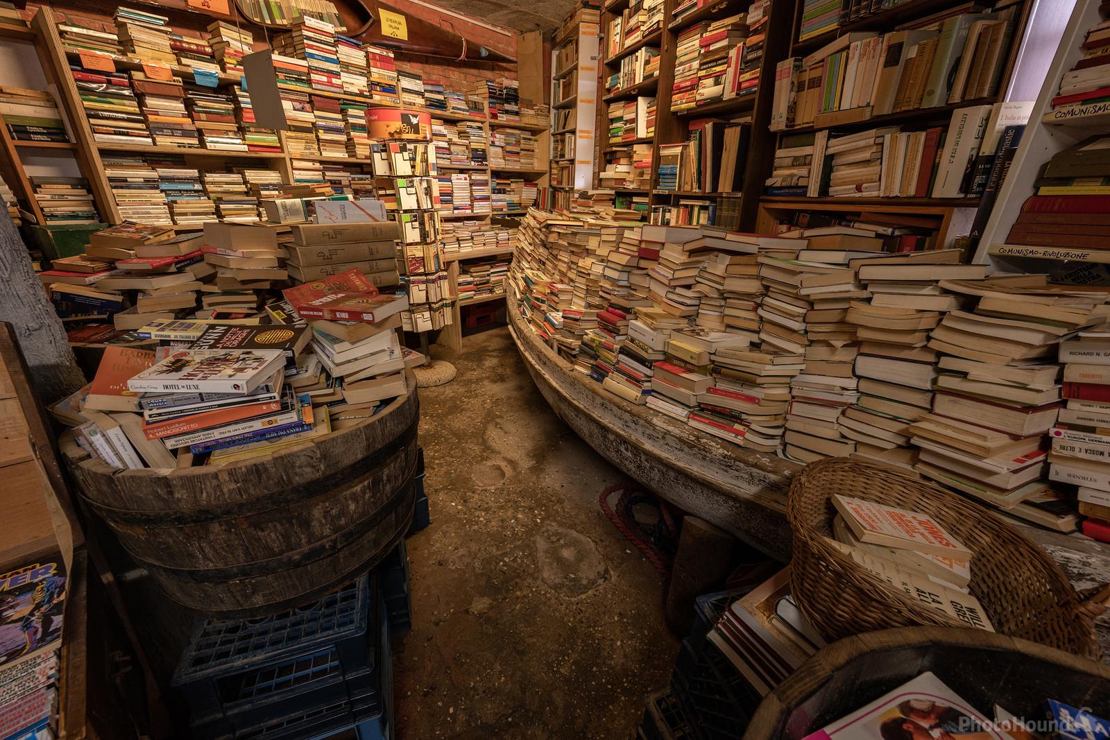 Image of Libreria Acqua Alta by Luka Esenko