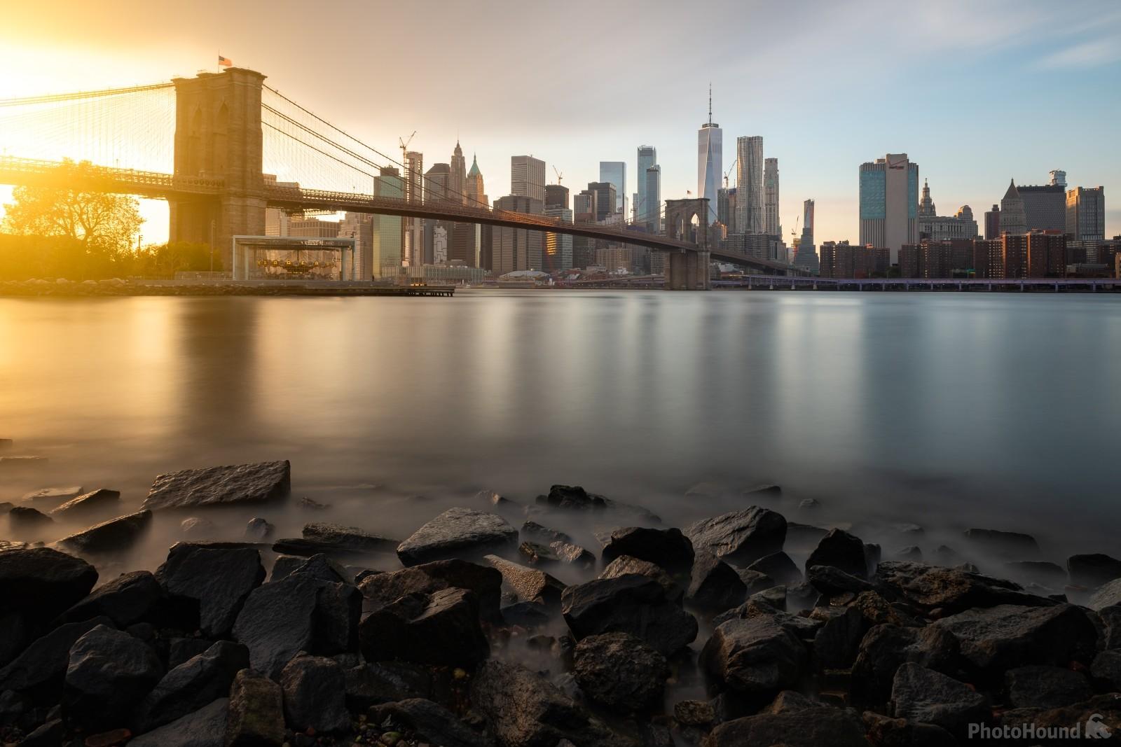 Image of Lower Manhattan from Dumbo by VOJTa Herout