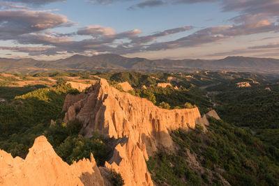 pictures of Bulgaria - Rozhen Sand Pyramids