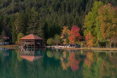 pictures of The Dolomites - Toblacher See (Lago di Dobbiaco)