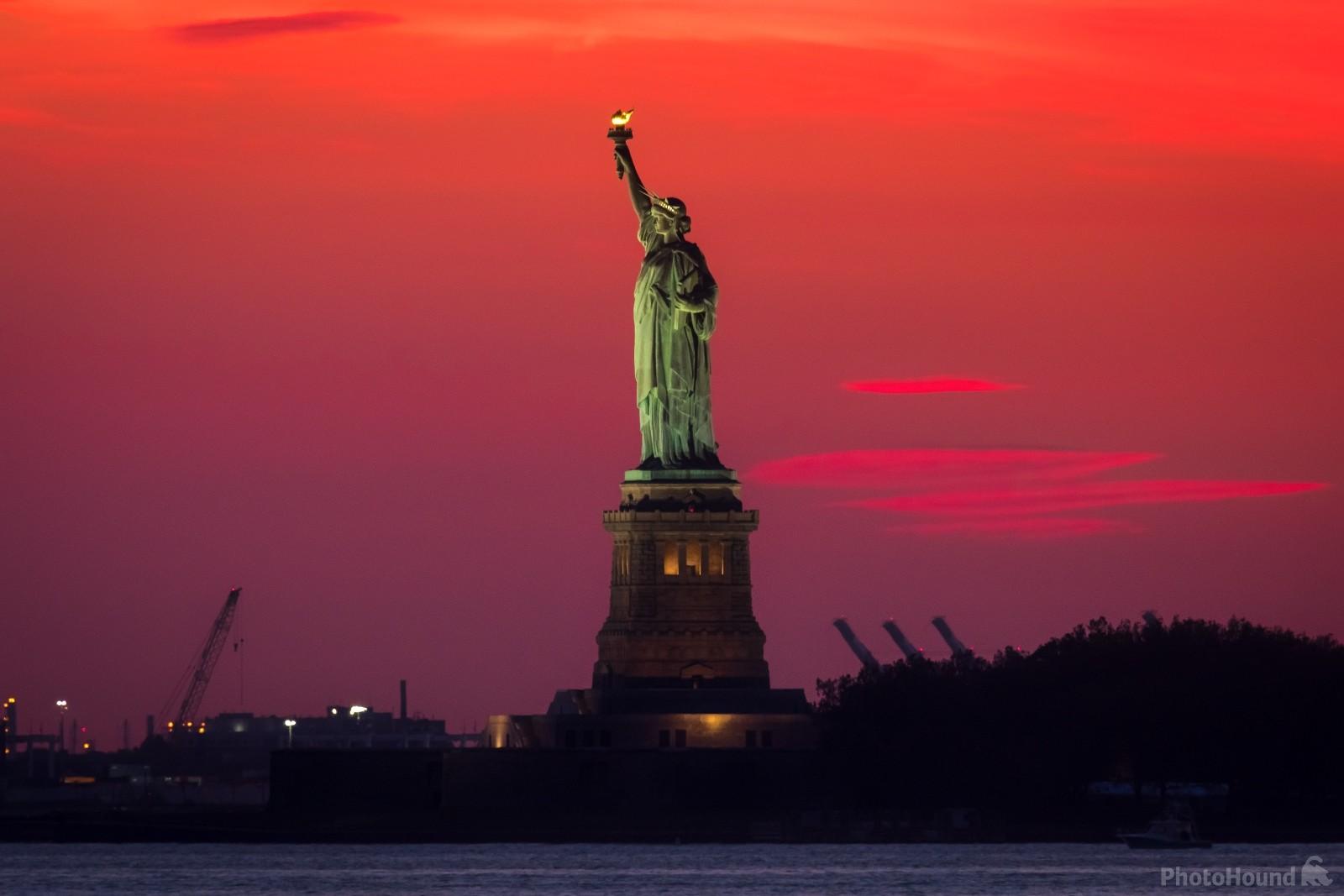 Image of Statue of Liberty from the Brooklyn Bridge Park by VOJTa Herout