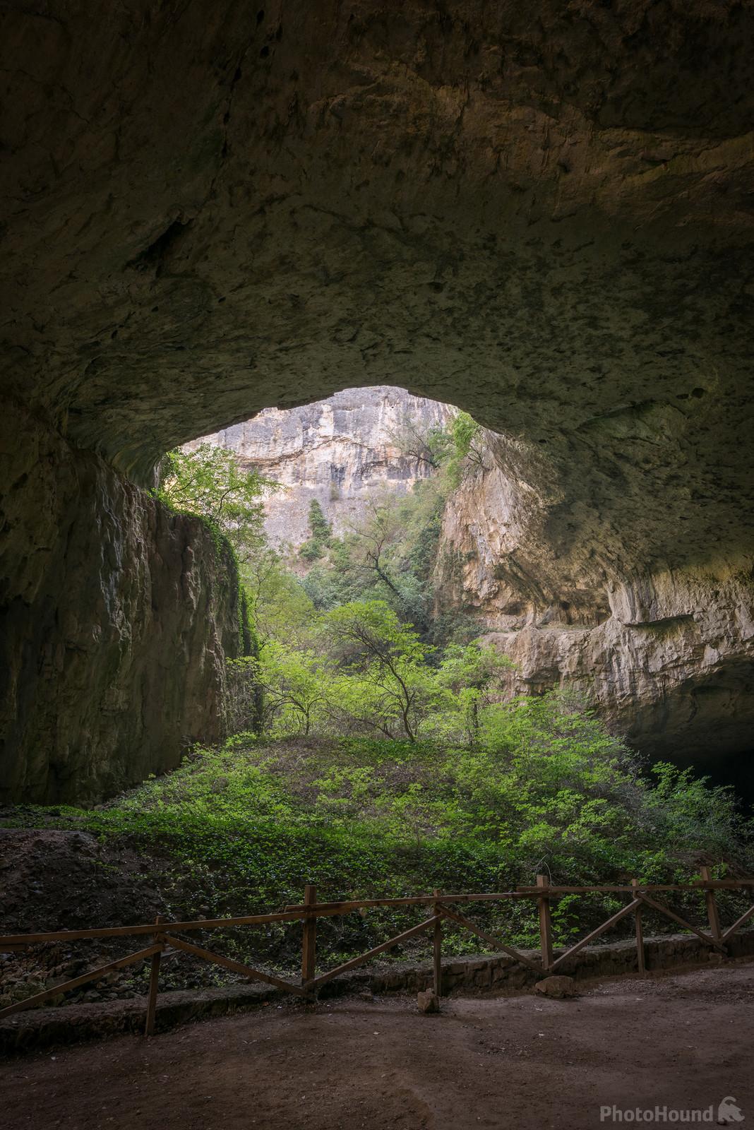 Image of Devetashka Cave by Luka Esenko