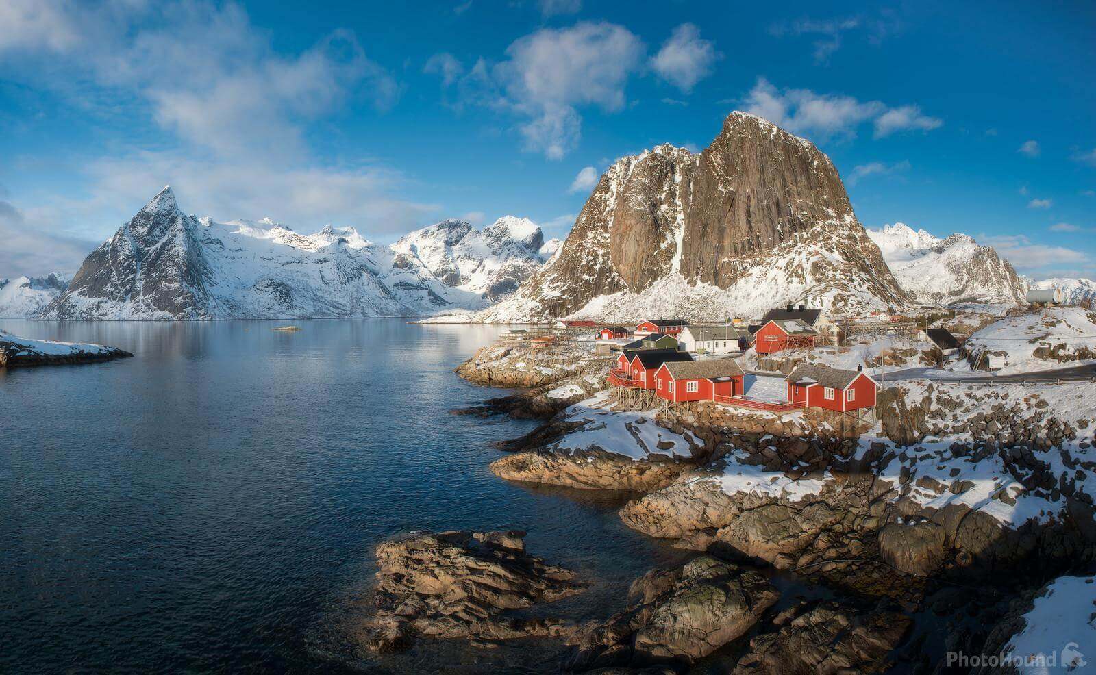 Image of Hamnoy bridge by Luka Esenko