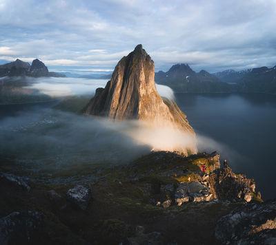 photography locations in Norway - Hesten peak