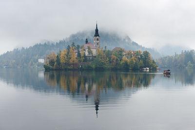 images of Slovenia - Rower's Promenade at Lake Bled
