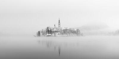 pictures of Lakes Bled & Bohinj - Rower's Promenade at Lake Bled