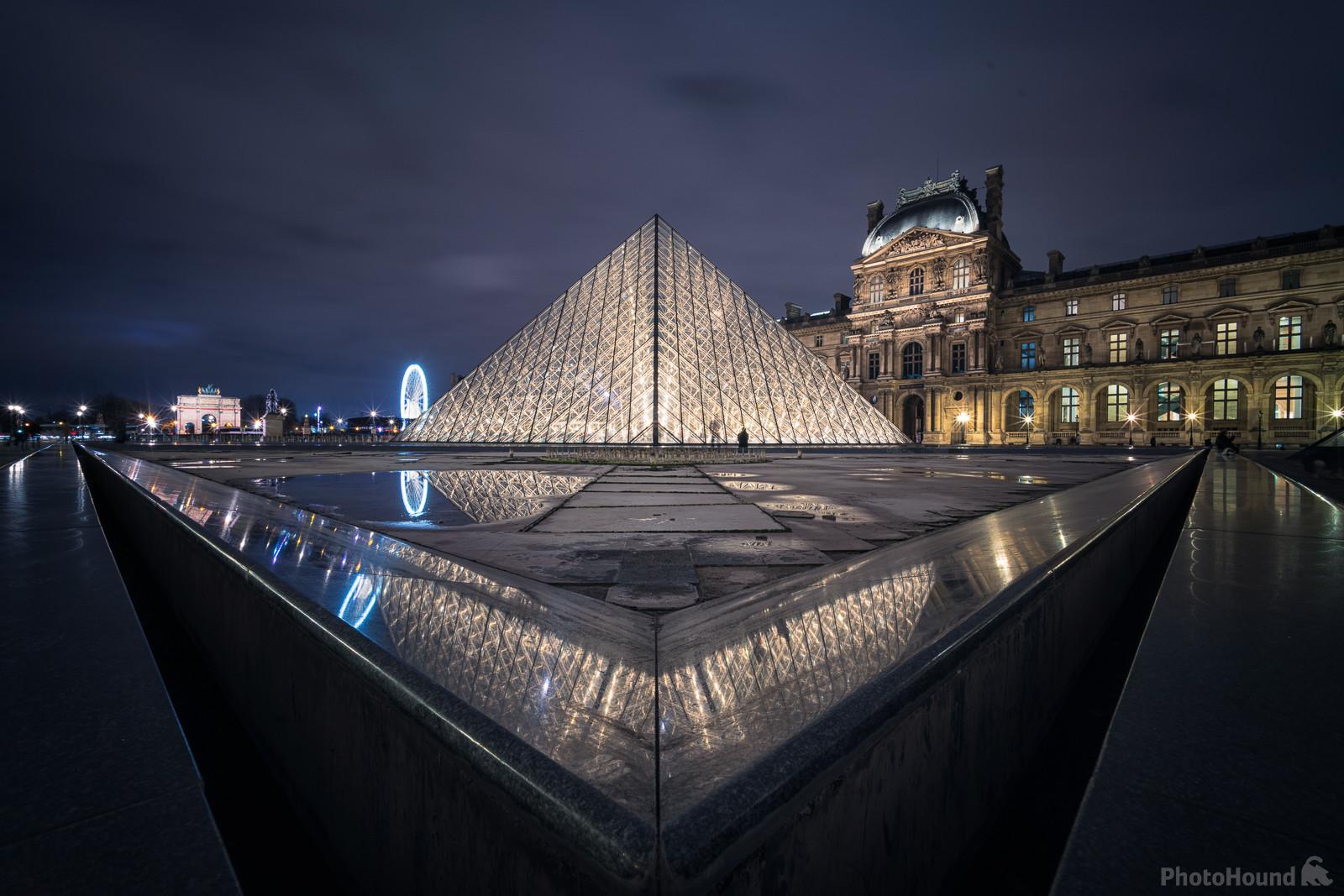 Image of Pyramide du Louvre (Louvre Exterior) by JAMES BILLINGS
