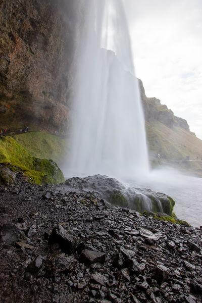 pictures of Iceland - Seljalandsfoss - walk behind the waterfall