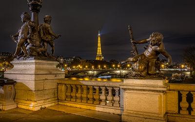 photos of Paris - Eiffel Tower & Pont des Invalides from Pont Alexandre III 