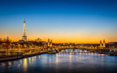 France images - Eiffel Tower and Pont Alexandre III seen from the Pont de la Concorde