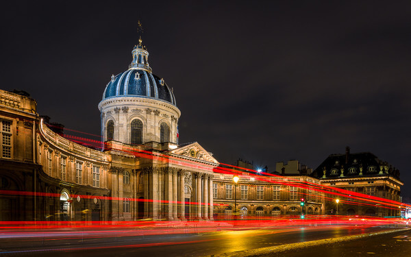 Institut de France de France in Paris. It is a French academic institution created on October 25, 1795, located in the old building of the Collège des Quatre-Nations located at n ° 23 quai de Conti in the 6ᵉ arrondissement of Paris.