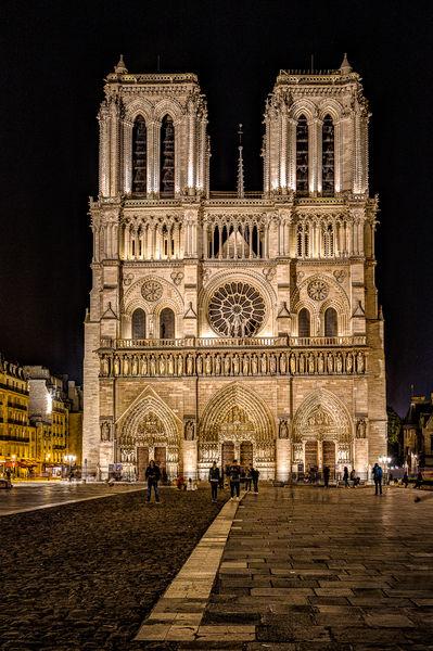 Photo of Cathédrale Notre Dame de Paris seen from the Parvis Notre Dame – Place Jean-Paul II - Cathédrale Notre Dame de Paris seen from the Parvis Notre Dame – Place Jean-Paul II