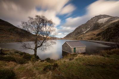 Wales instagram spots - Llyn Ogwen Boathouse
