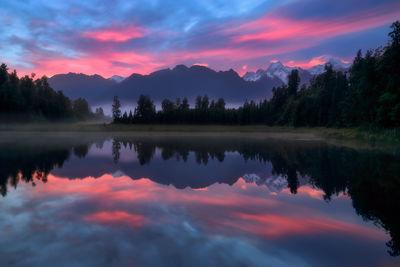photography spots in New Zealand - Lake Matheson