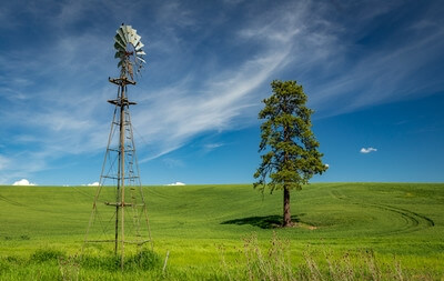 pictures of Palouse - B Howard Road Windmill and Lone Tree