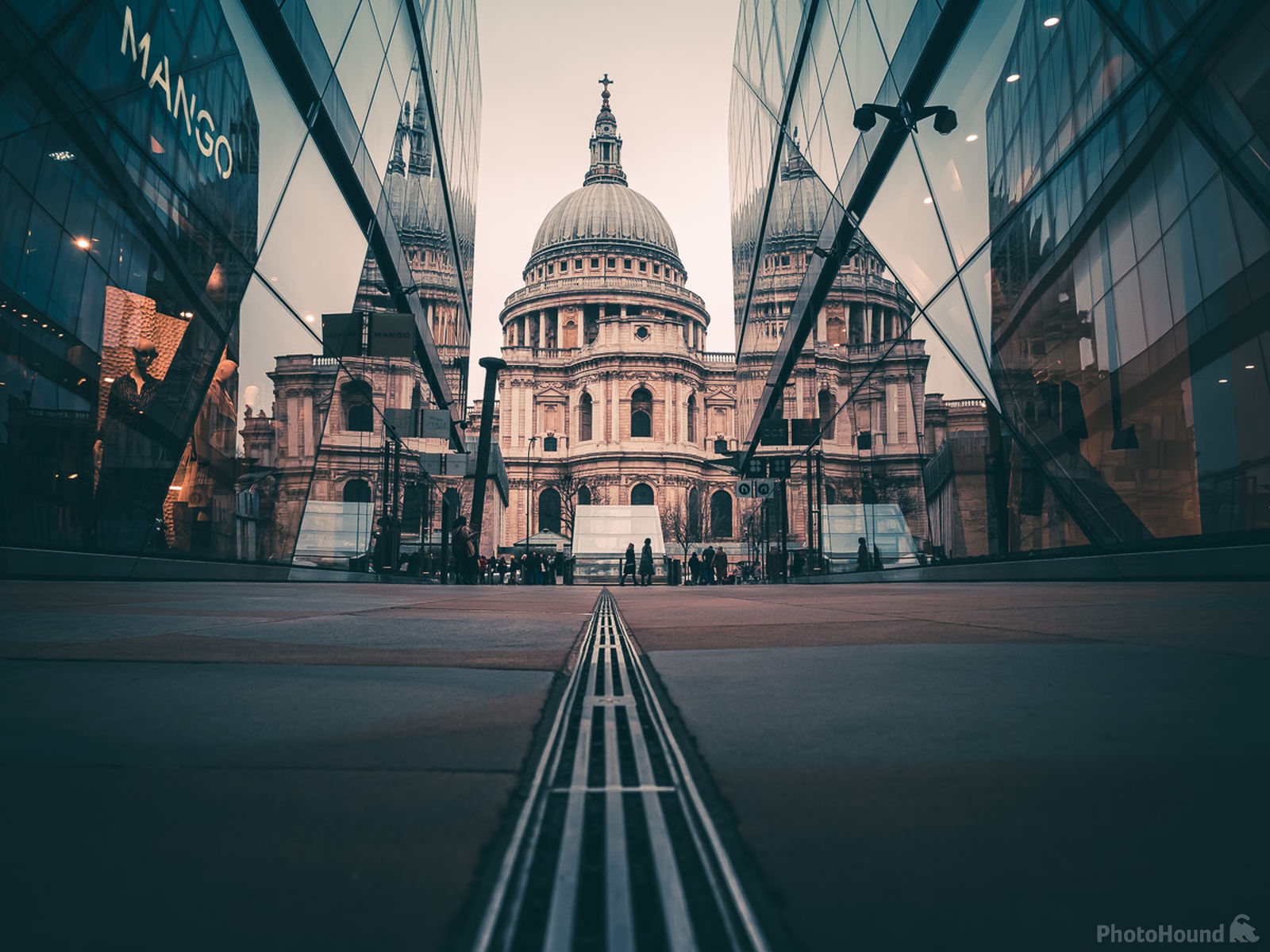 Image of St Paul\'s Cathedral (exterior) by Jo Whitnell