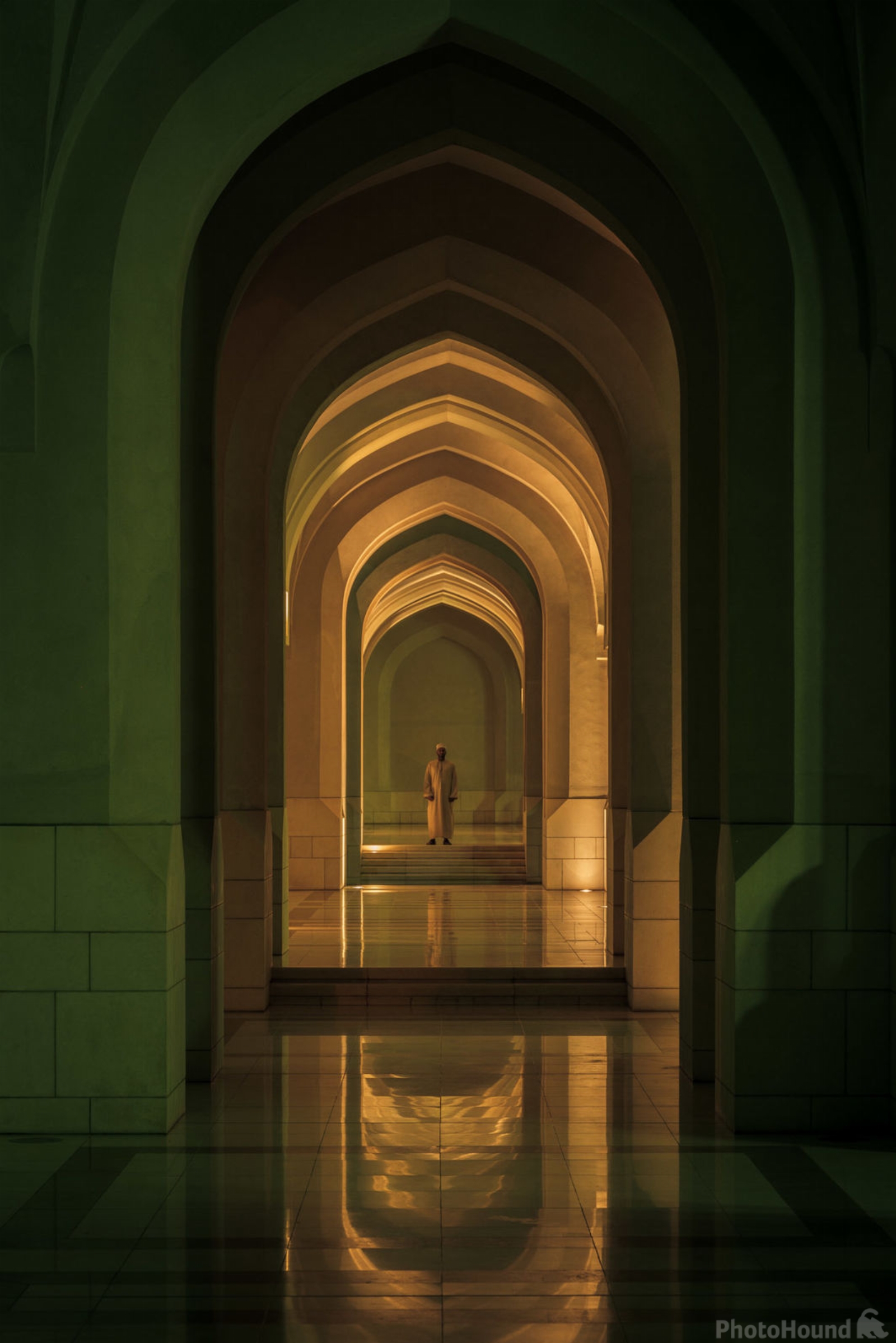 Image of Al Alam Archways by Luka Esenko