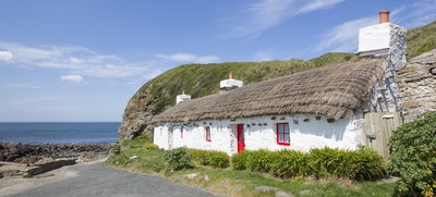 image 2 ~ Ned's Cottage is one of many photogenic photo opportunities around the relatively small area of Niarbyl Bay.