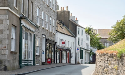 Explore the shops, cafes and restaurants in the narrow streets of Castletown.