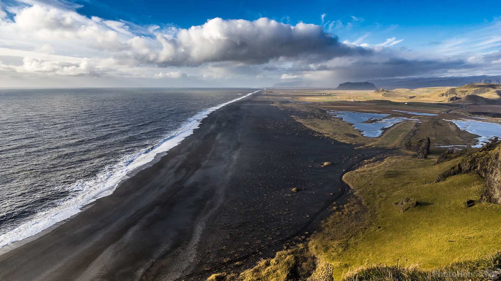 Image of Dyrhólaey Black Beach Viewpoint by James Billings.