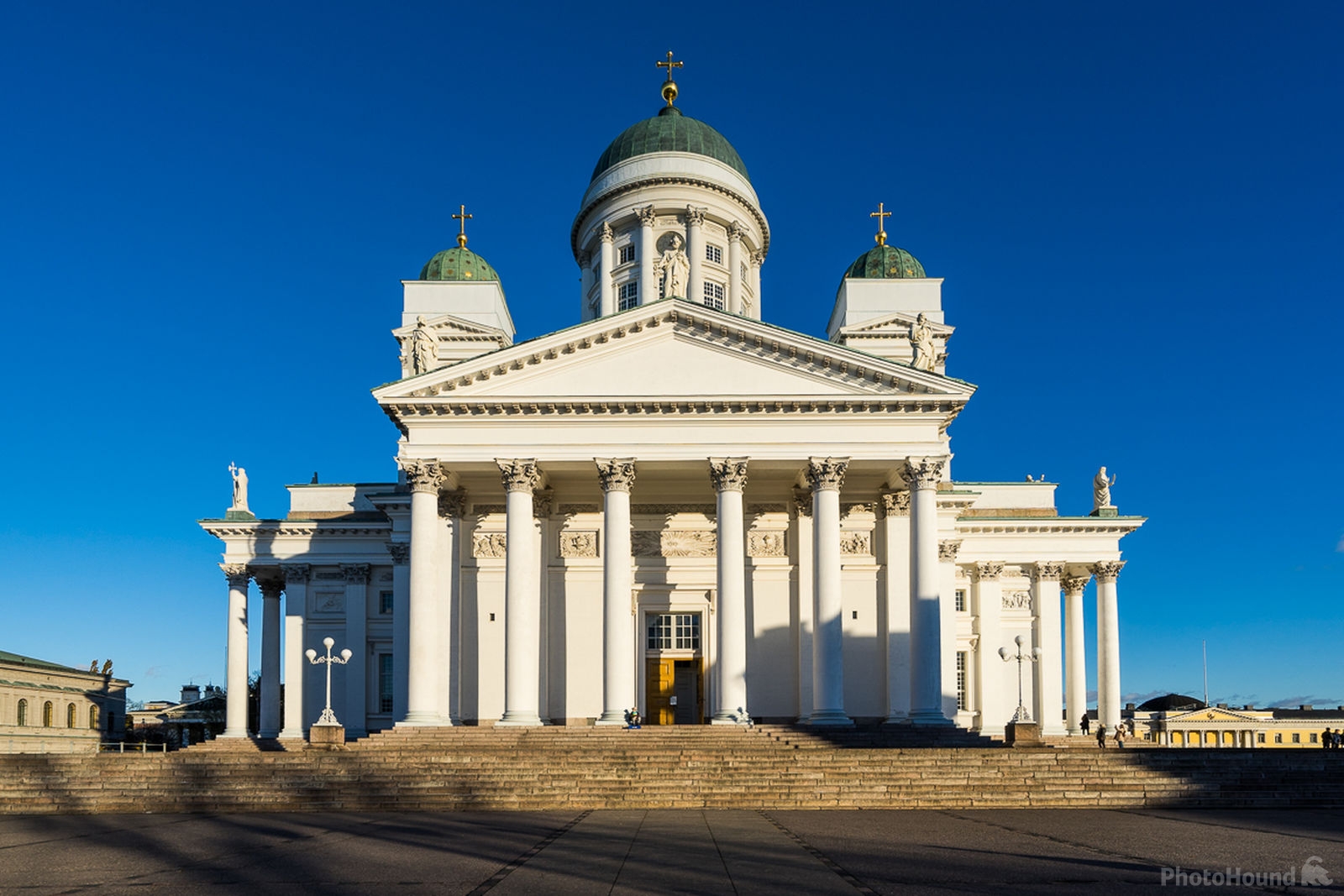 Image of Helsinki Cathedral by James Billings.