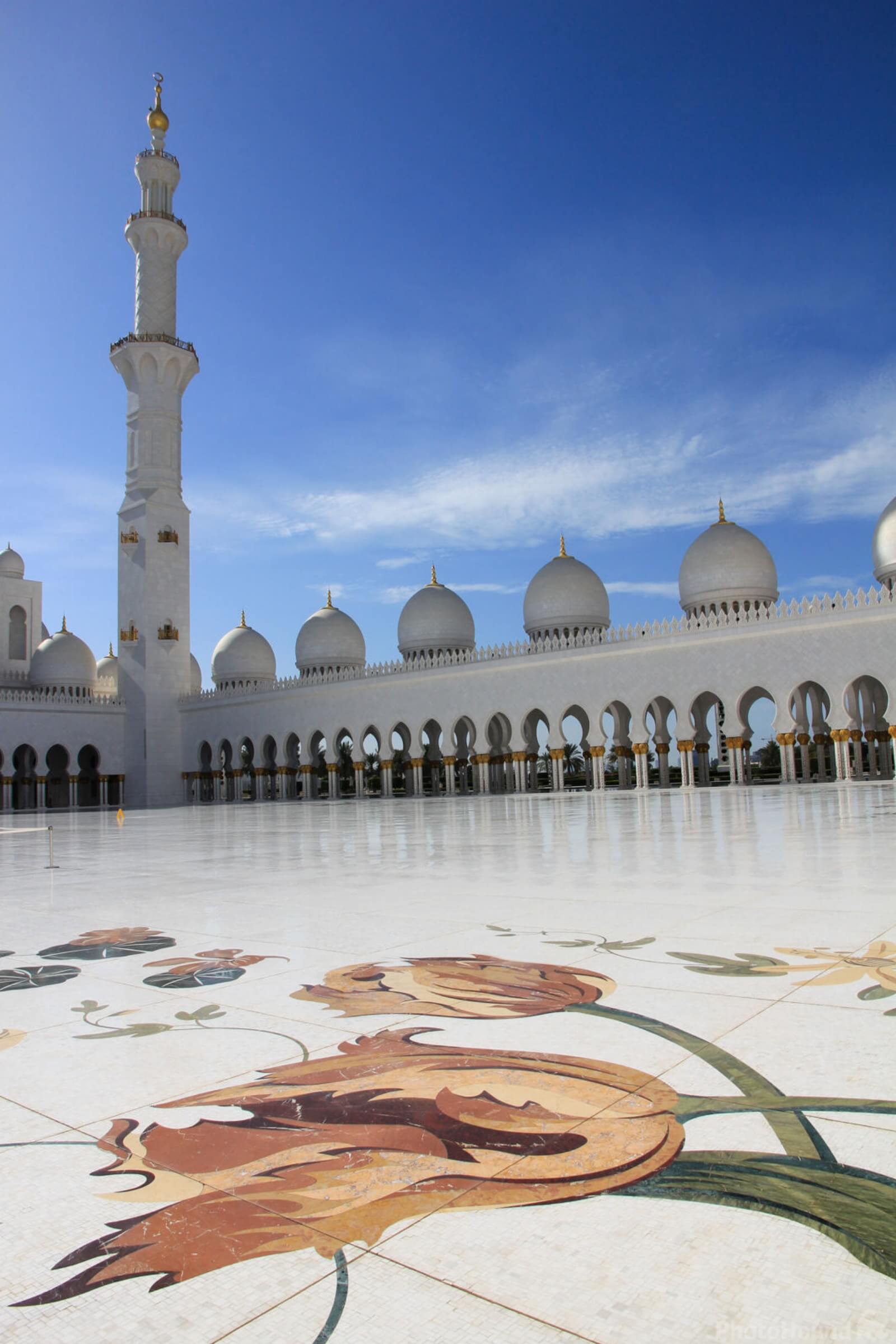 Image of Sheikh Zayed Grand Mosque Center by Saša Jamšek