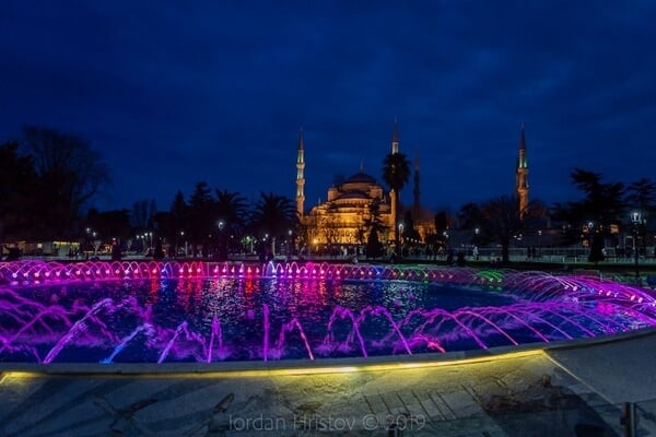 the fountain between the Blue mosque and Hagia Sophia