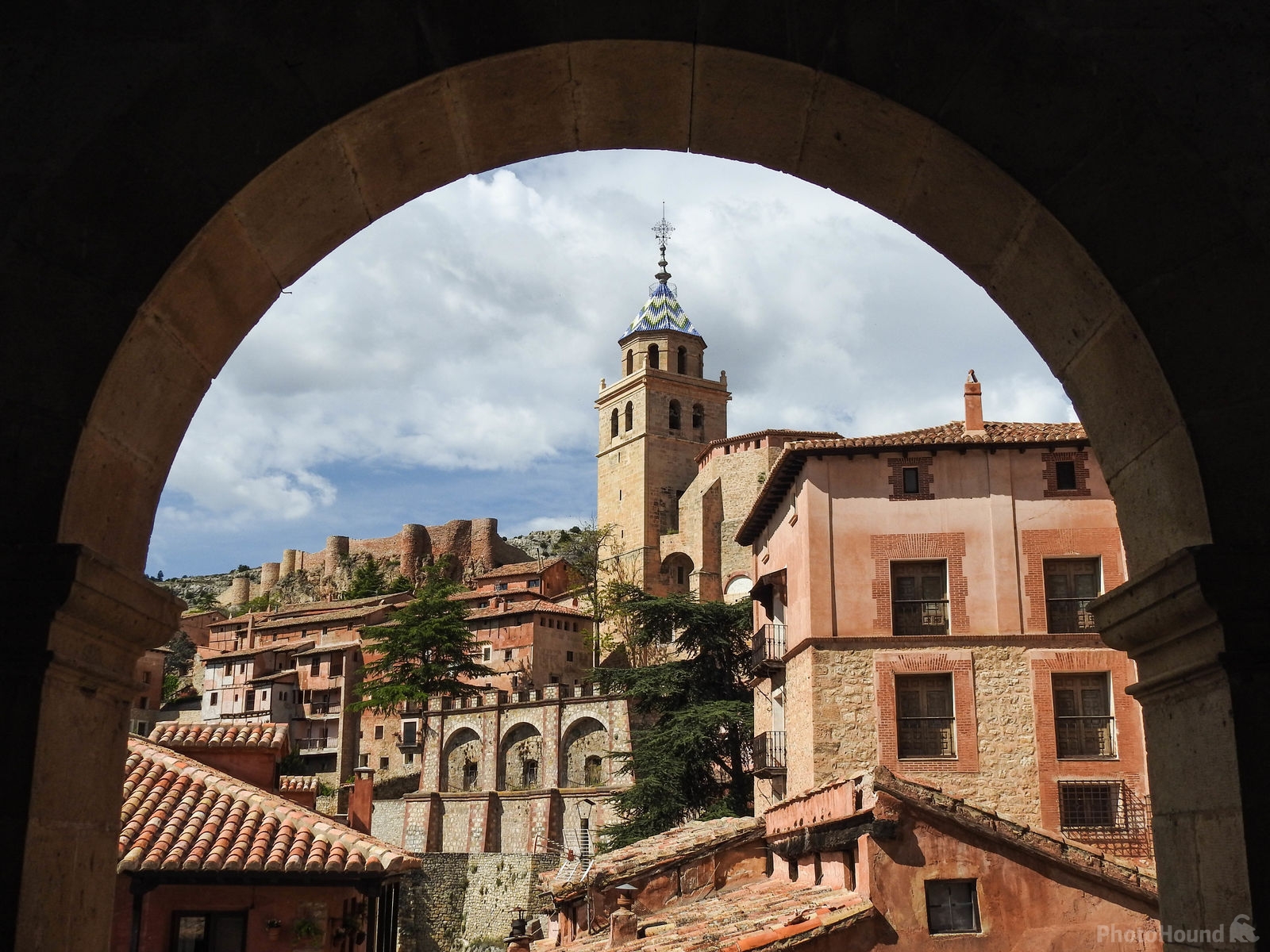 Image of Albarracin by Wayne & Lyn Liebelt