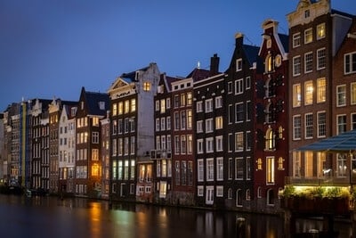 images of Amsterdam - Houses in the Damrak, Amsterdam