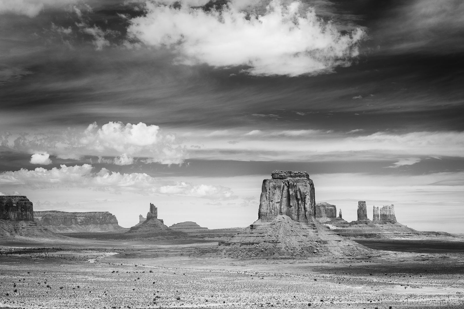 Image of Artist\'s Point - Monument Valley by Joe Becker