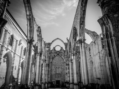 Lisboa photo spots - Carmo Convent Ruins