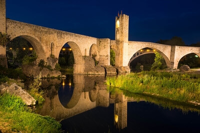 pictures of Spain - Medieval bridge, Besalú 