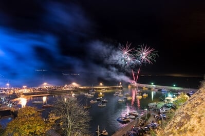 images of South Wales - Saundersfoot Fireworks